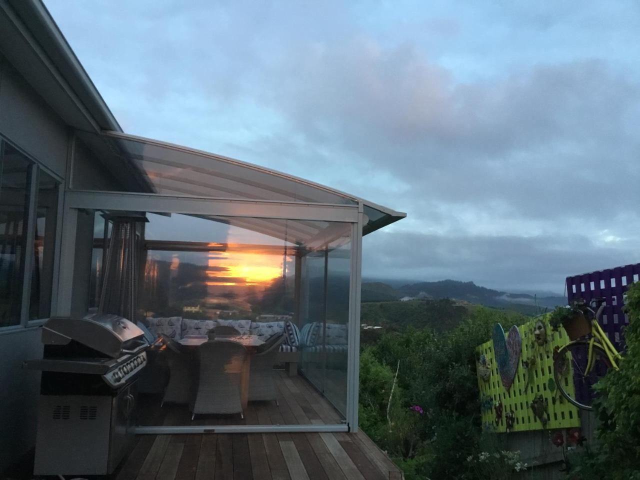 Stunning Views Bed, Breakfast & Health Retreat Whangamata Exterior foto